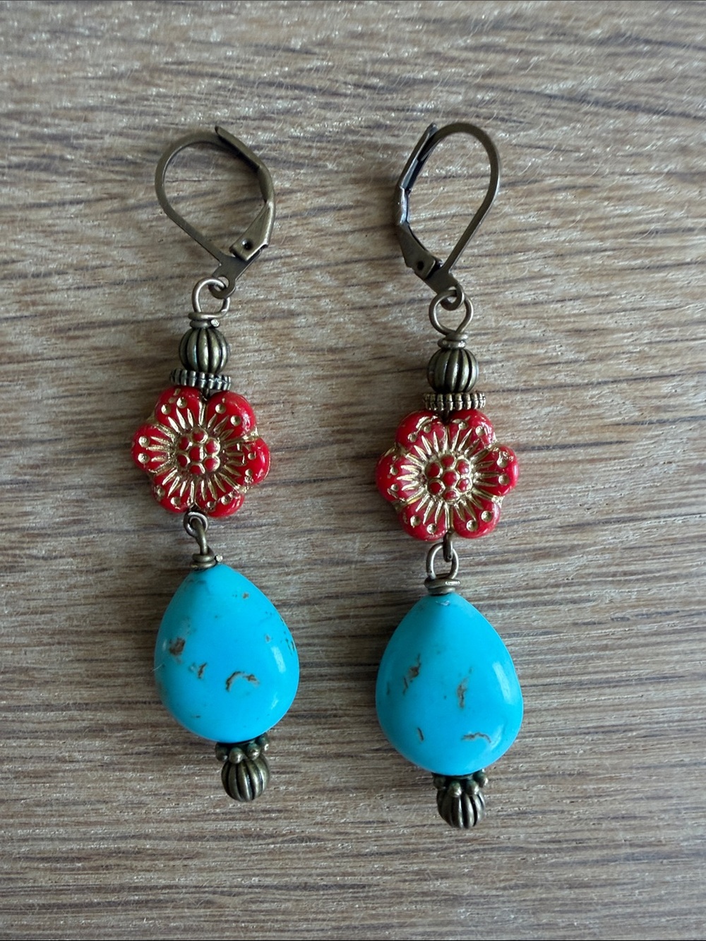 HAND CRAFTED TURQUOISE HOWLITE CZECH GLASS FLOWER DROP EARRINGS Southwestern - Picture 7 of 9